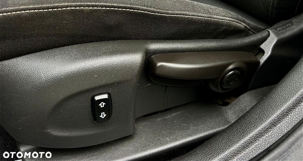 Opel Astra 1.6 D (CDTI) Automatik Innovation - 32