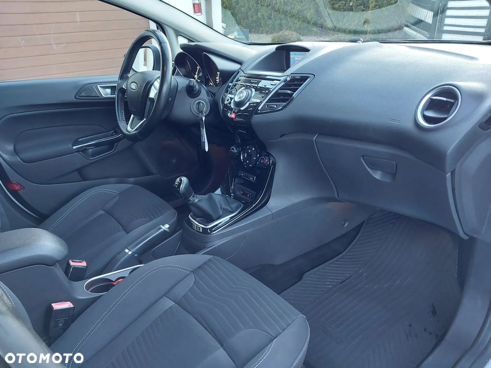 Ford Fiesta 1.0 EcoBoost STart-Stop Titanium - 28