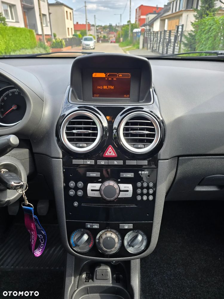 Opel Corsa 1.2 16V Essentia - 15