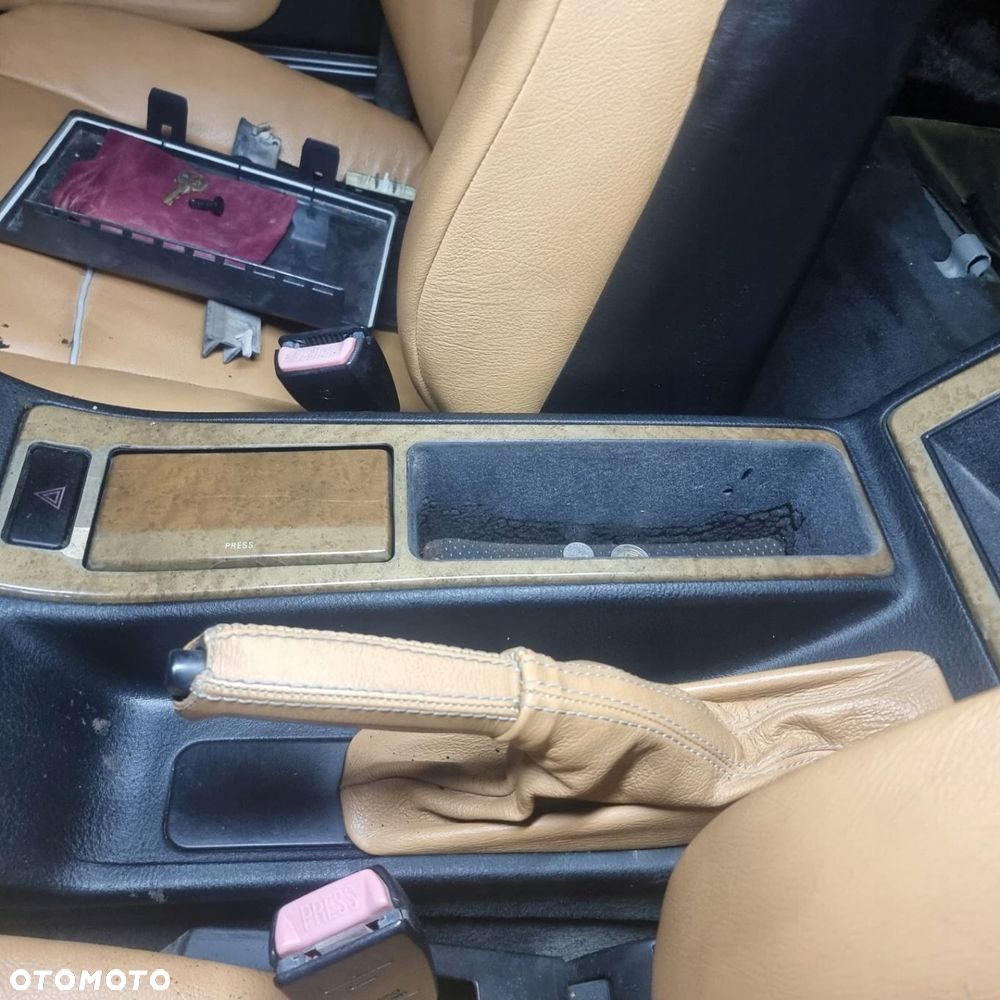 RAMKA PANEL POPIELNICZKA KPL DREWNO BMW E31 840 - 2