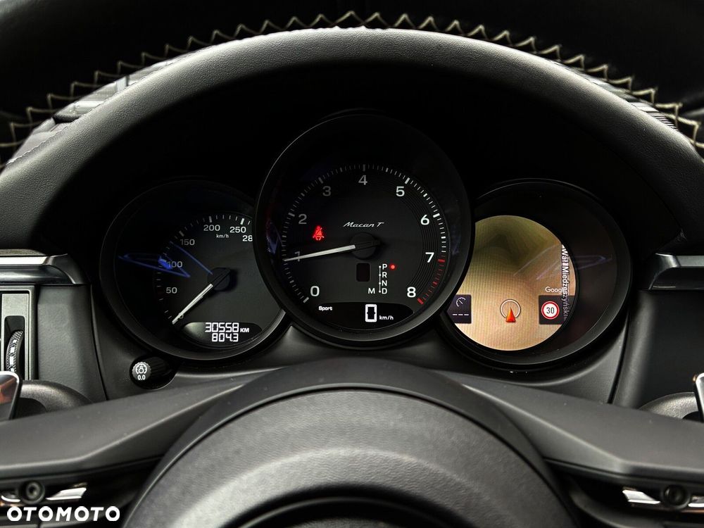 Porsche Macan - 24