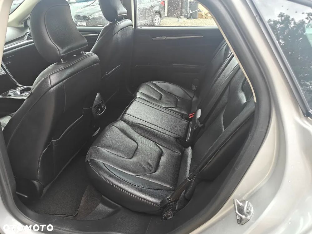 Ford Fusion 2.0 EcoBoost Titanium - 11