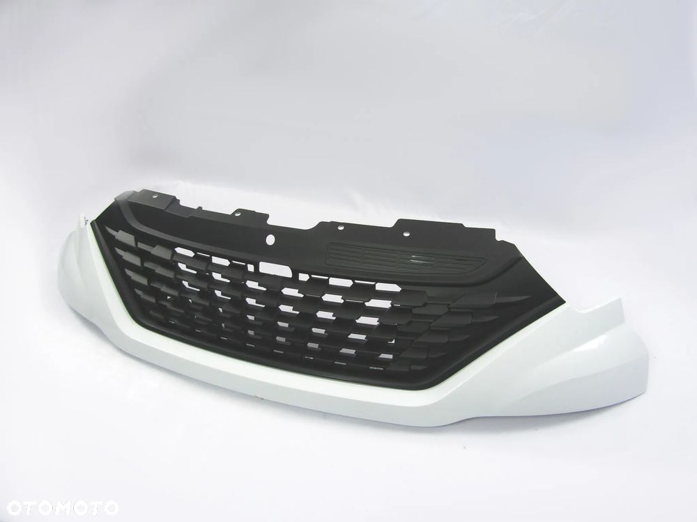 Listwa nad zderzak + atrapa chłodnicy / Grill Iveco Daily  19 - 24 Lakier 50105 - 5