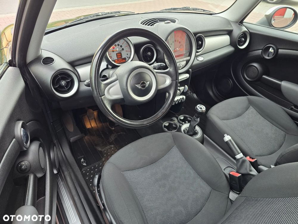 MINI Cooper Standard - 8