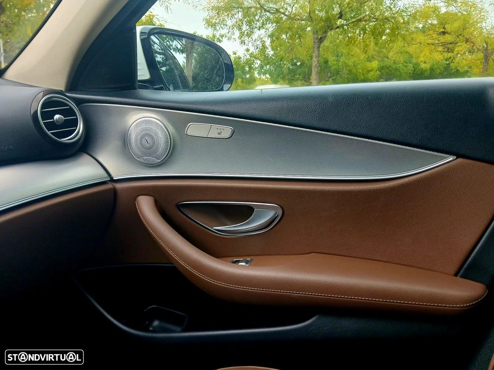 Mercedes-Benz E 300 Bluetec Hybrid Avantgarde - 32