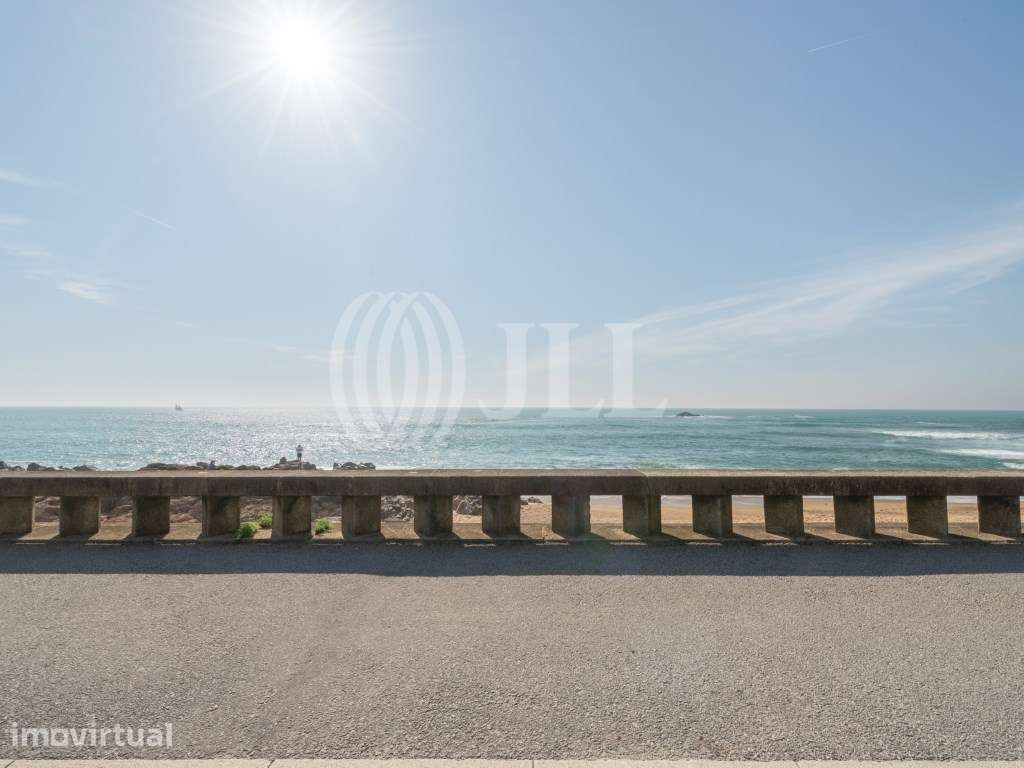 Apartmento T0, com terraço e vista mar, no Porto - Grande imagem: 3/23