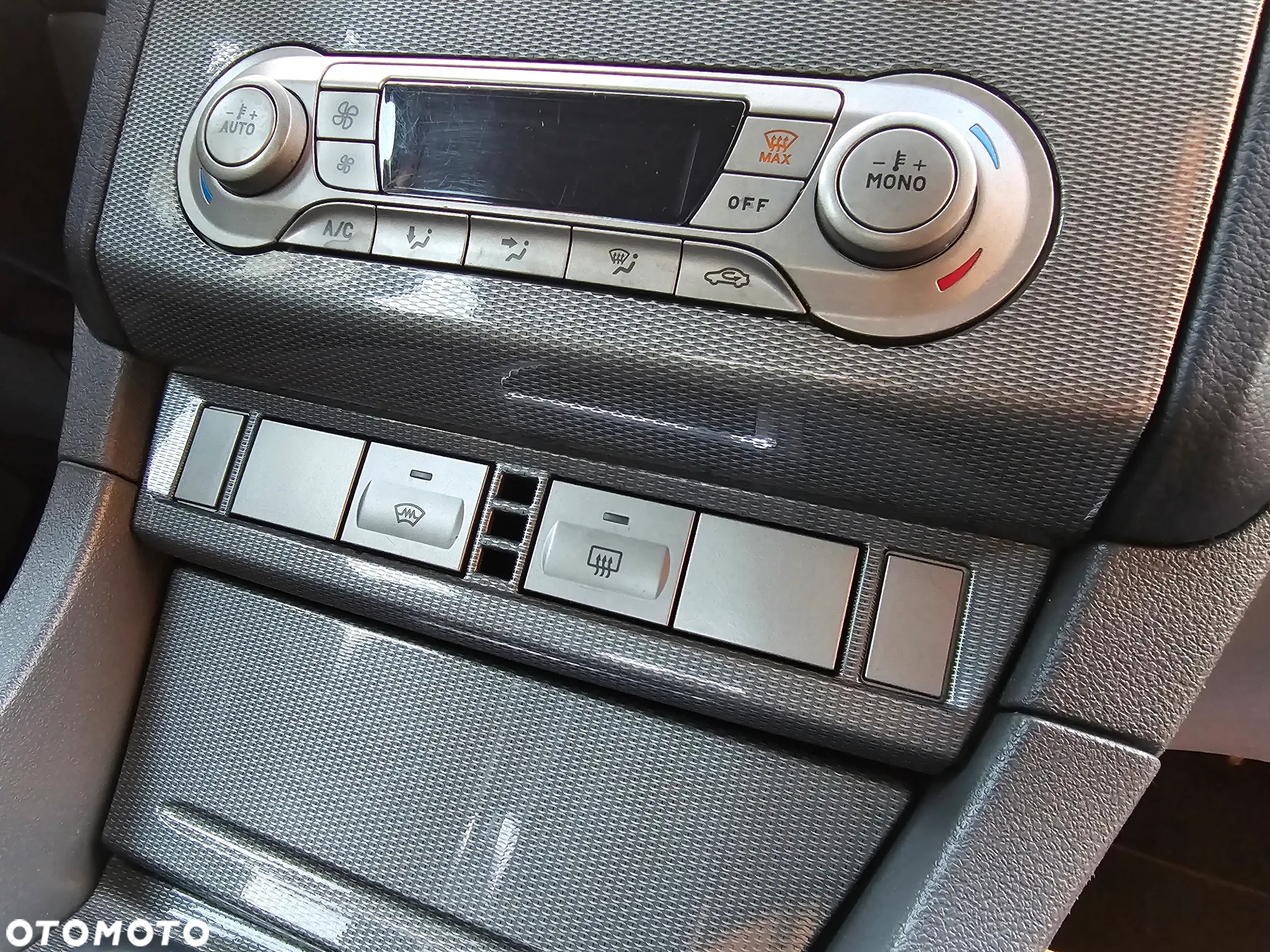 Ford Focus - 32