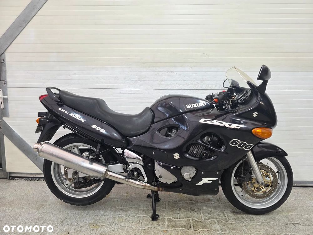Suzuki GSX - 11