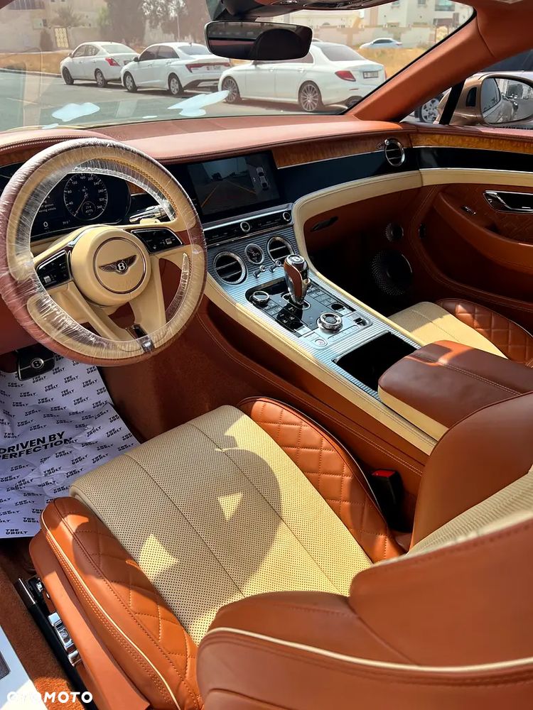 Bentley Continental GT - 11