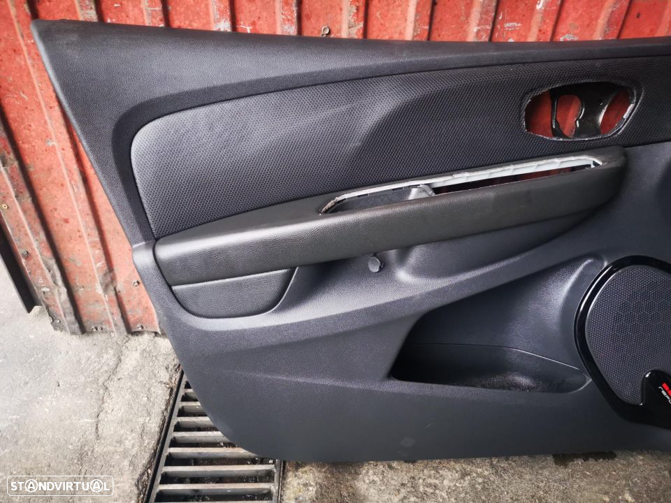 RENAULT CLIO 4 / IV FORRA / QUARTELA PORTA FRENTE ESQUERDA - Z200 - 2