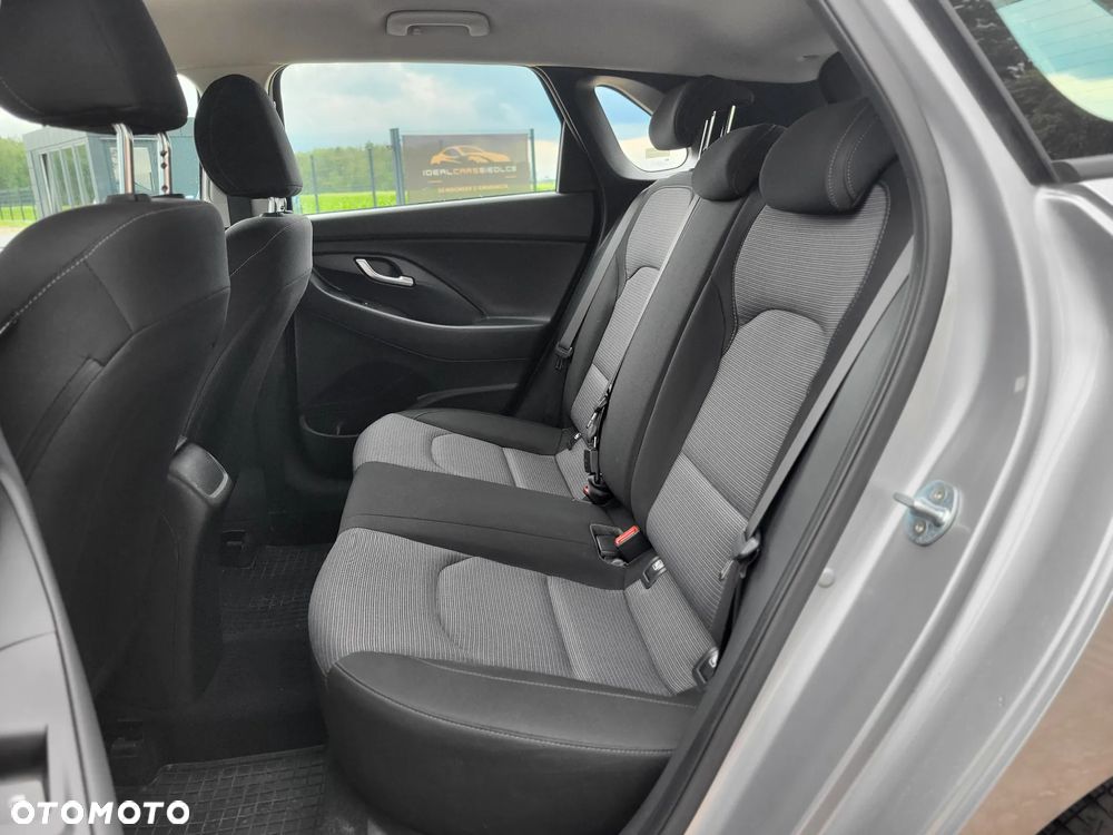 Hyundai i30 1.5 DPI Classic + - 19