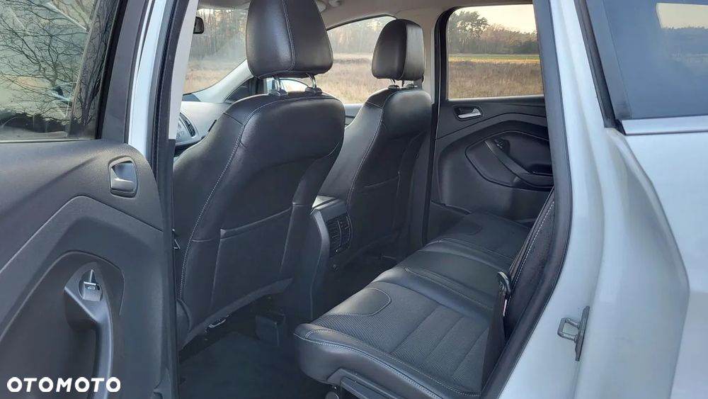 Ford Kuga 2.0 TDCi 2x4 Titanium - 19