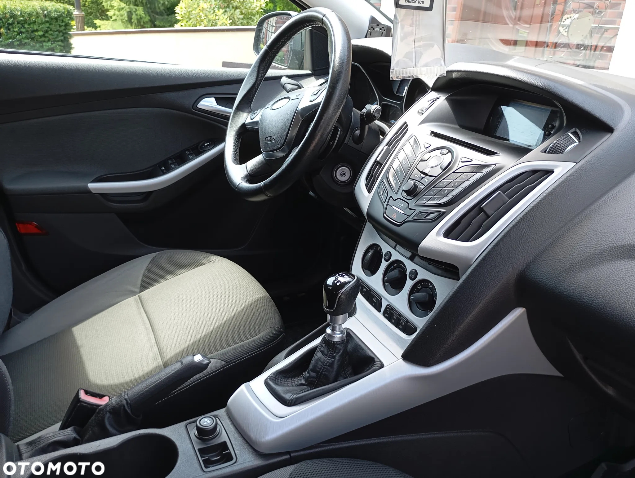 Ford Focus 1.6 TDCi DPF SYNC Edition - 13