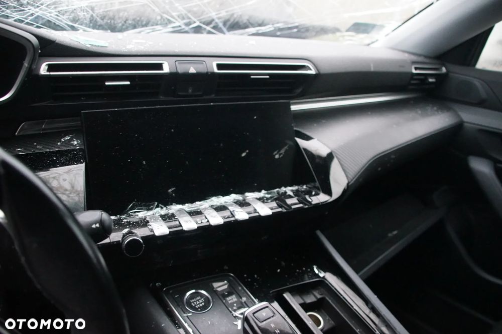 Auto na części - Peugeot 508 II 1.6 PureTech 180 KM 5G06 AWF8G30 KCA 2020R Silnik Skrzynia Drzwi Błotnik Klapa Zderzak Lampa Szyba Deska Kokpit Sterownik Moduł Czujnik Licznik Wyświetlacz Kierownica Panel - 12