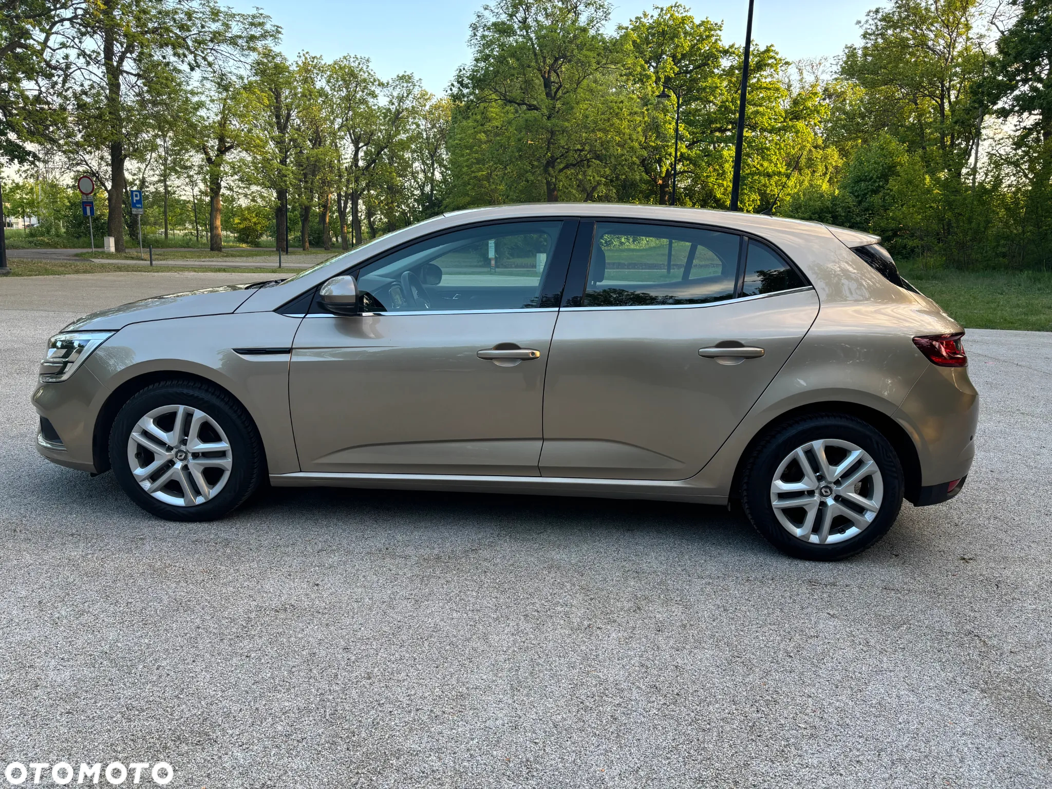 Renault Megane 1.6 SCe Zen - 6