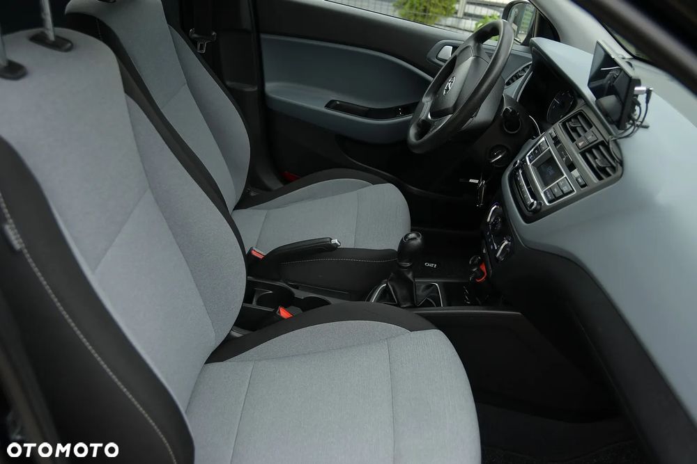 Hyundai i20 - 18