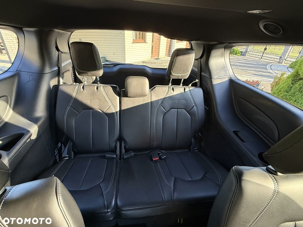 Chrysler Pacifica - 37