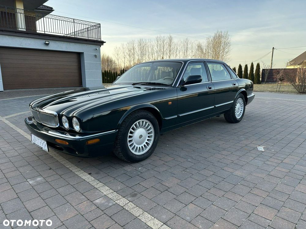Jaguar XJ - 4