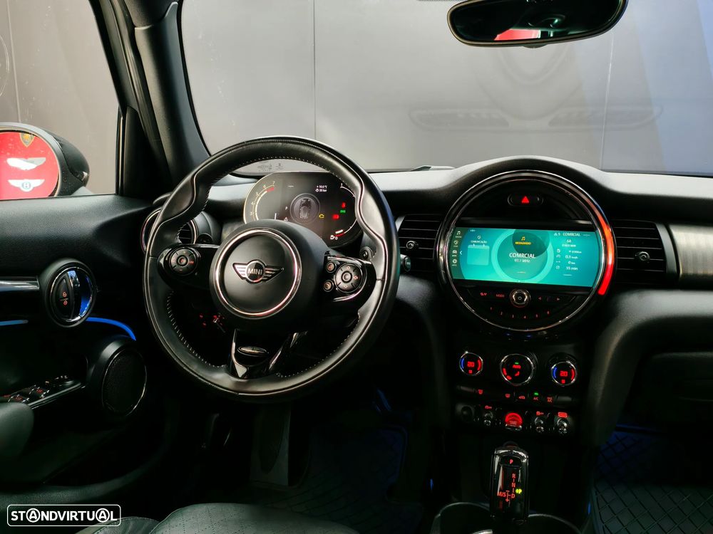 MINI 5 Portas Cooper SD Auto Desportiva - 37