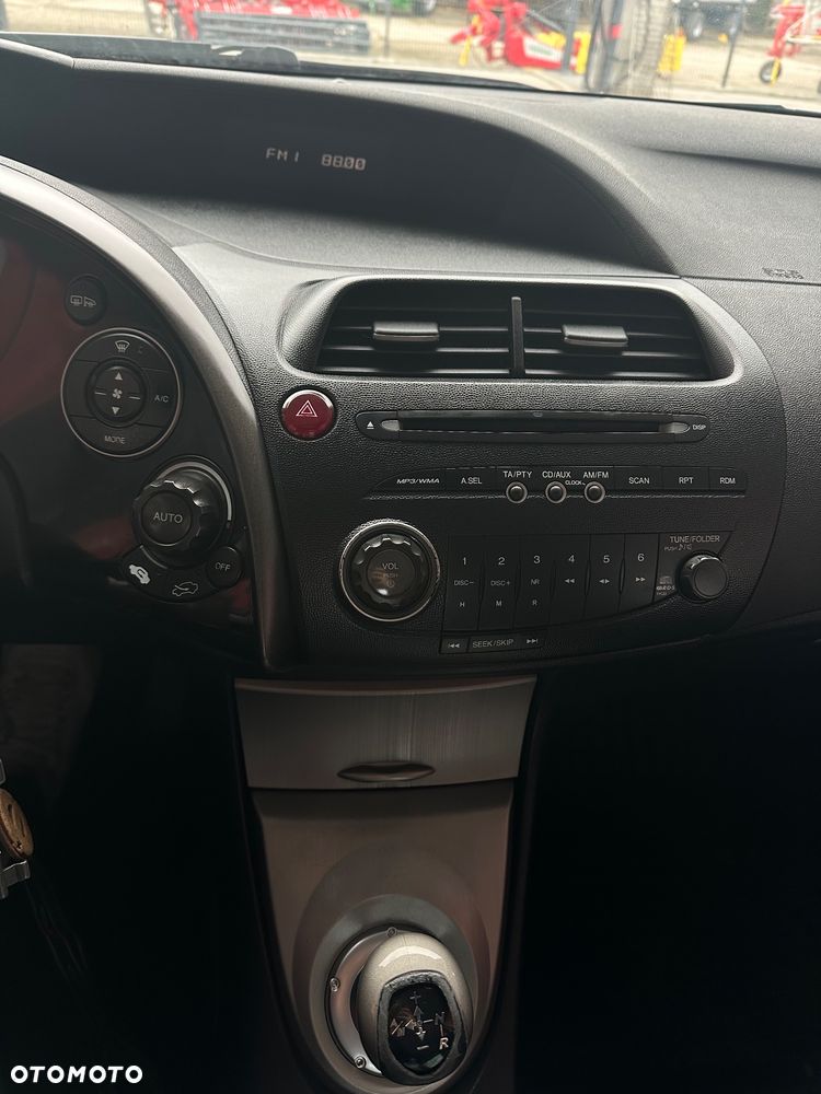 Honda Civic 1.8 Comfort - 8