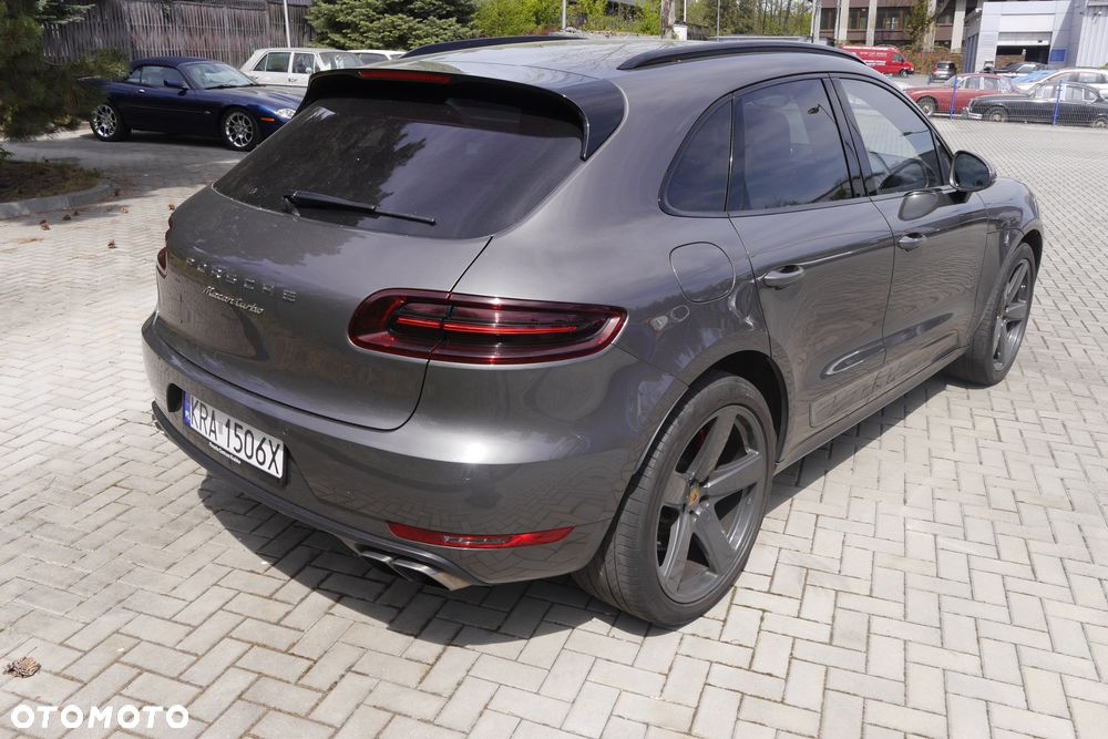 Porsche Macan Turbo - 7