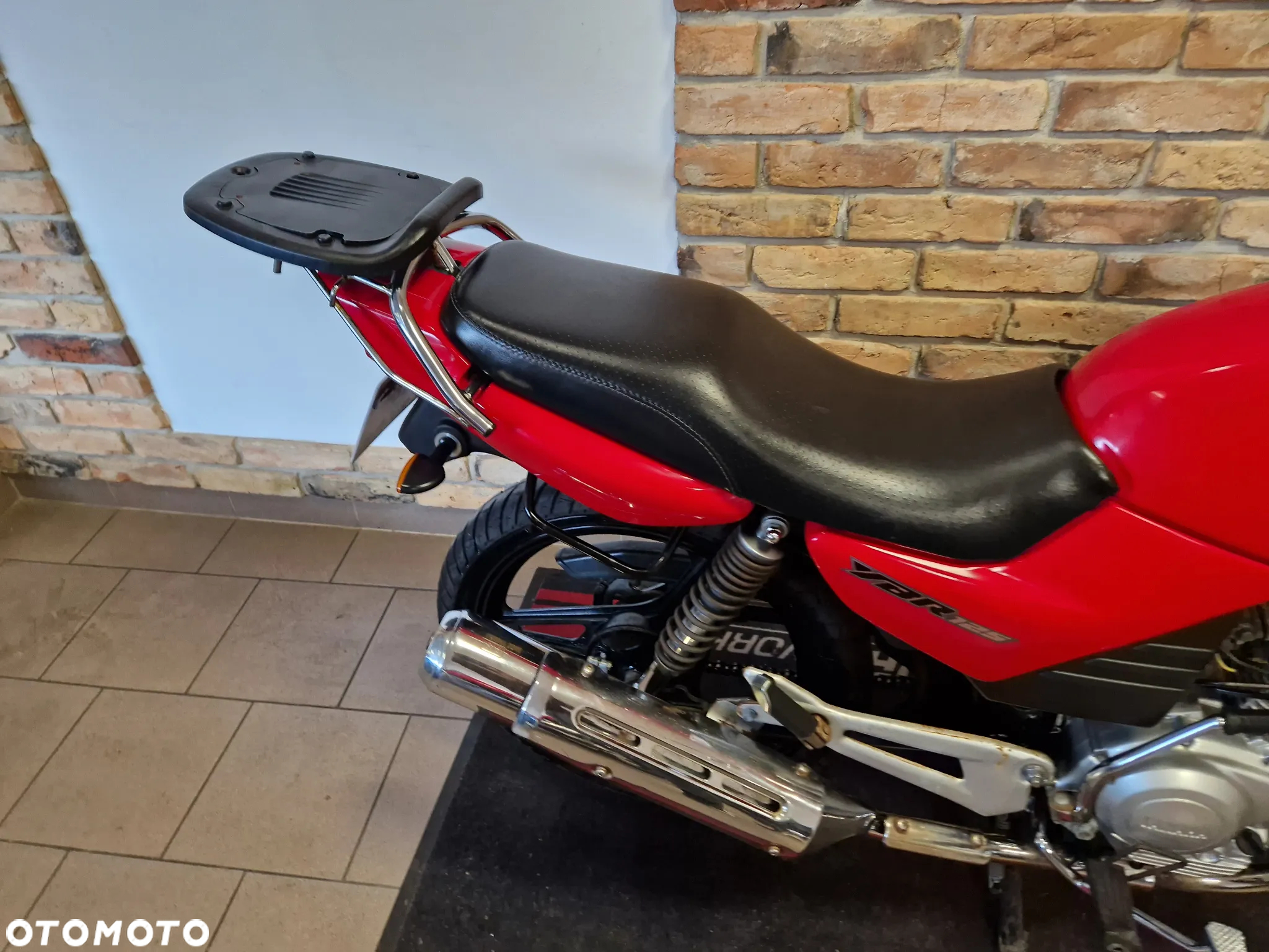Yamaha YBR - 28