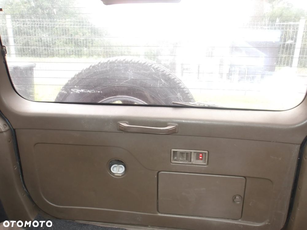 Mitsubishi Pajero - 24