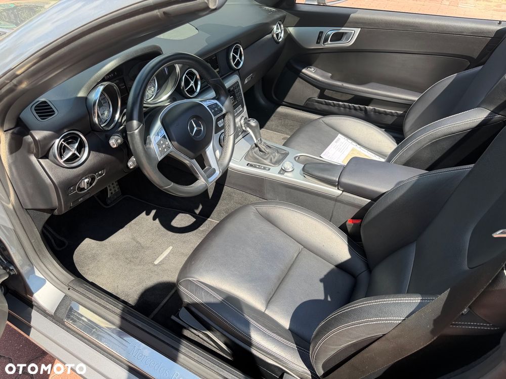 Mercedes-Benz SLK 200 (BlueEFFICIENCY) 7G-TRONIC - 19
