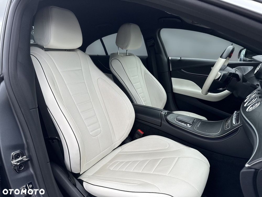 Mercedes-Benz CLS 300 d 4-Matic AMG - 19