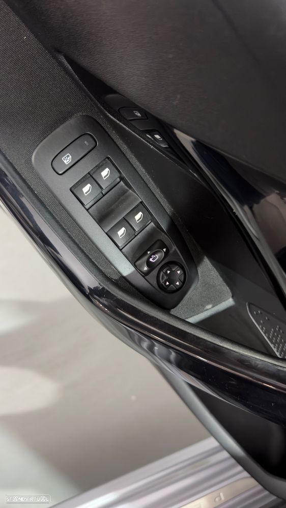 Peugeot 208 82 VTI Style - 17