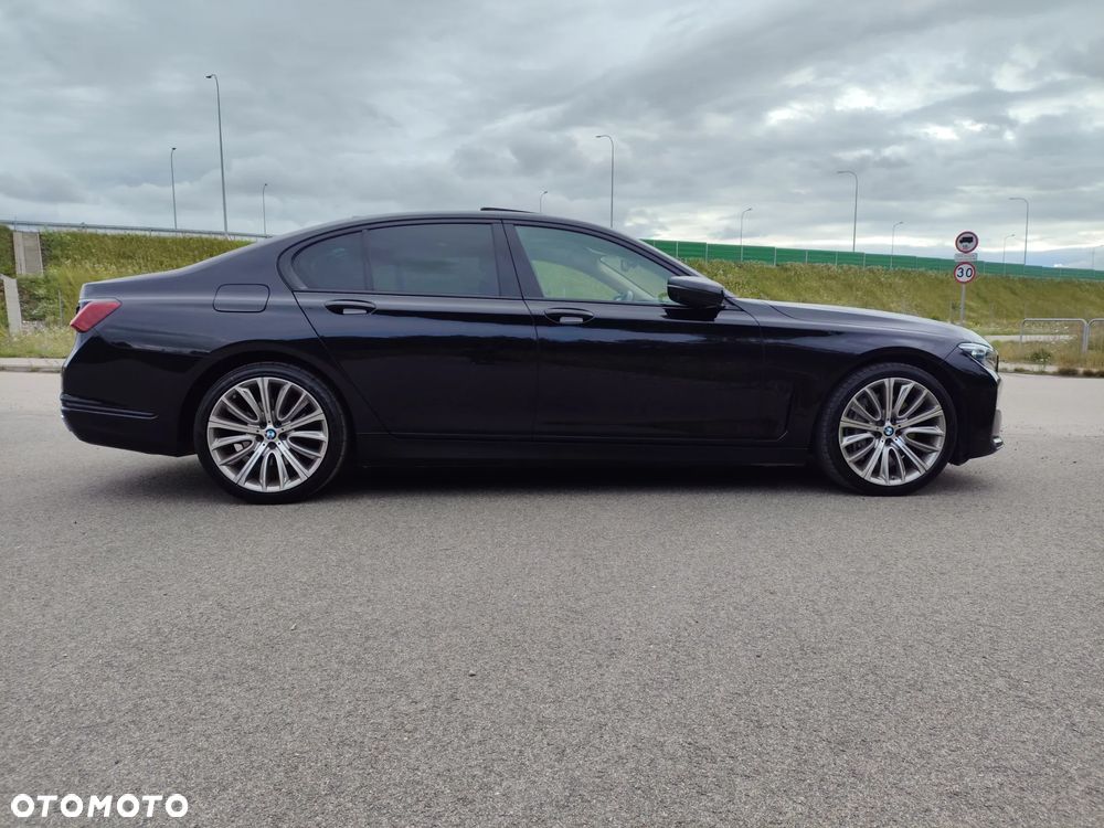 BMW Seria 7 740d xDrive mHEV sport - 5