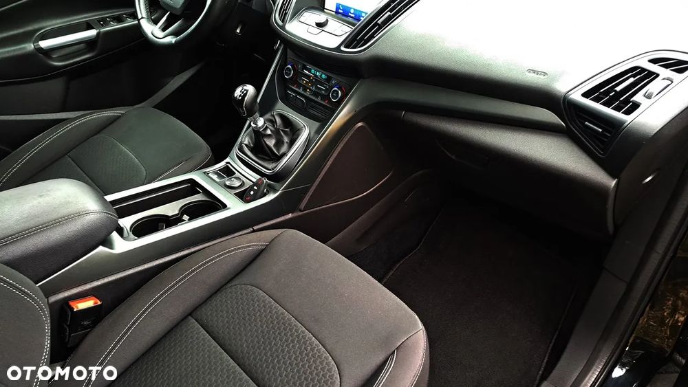 Ford Kuga 2.0 TDCi FWD Edition - 26