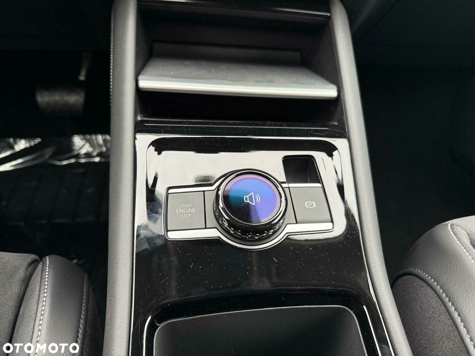 Volkswagen Tiguan - 22