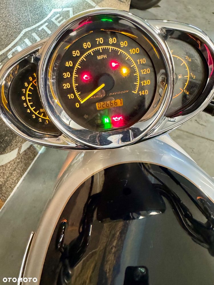 Harley-Davidson V-Rod Street Rod - 14