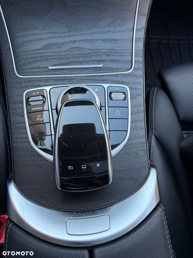 Mercedes-Benz Klasa C 200 9G-TRONIC Exclusive - 38