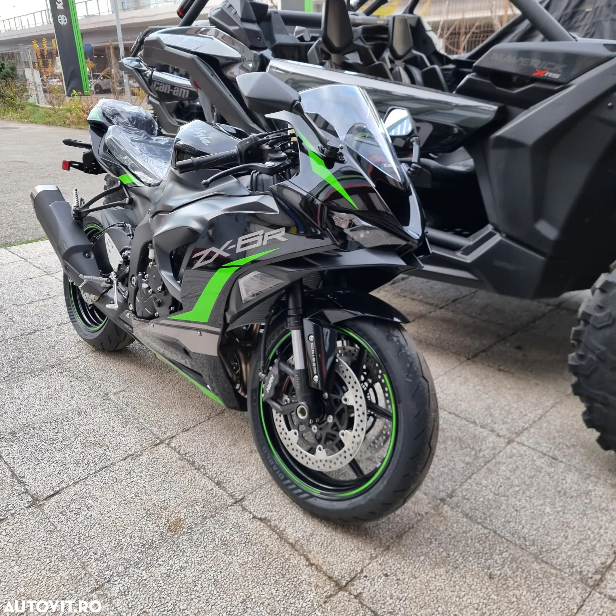 Kawasaki ZX-6R Ninja KRT Edition - 10
