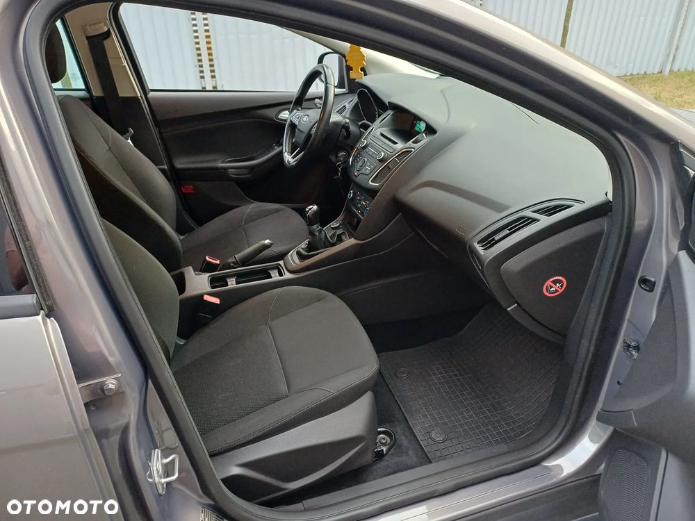 Ford Focus 1.6 Trend - 14