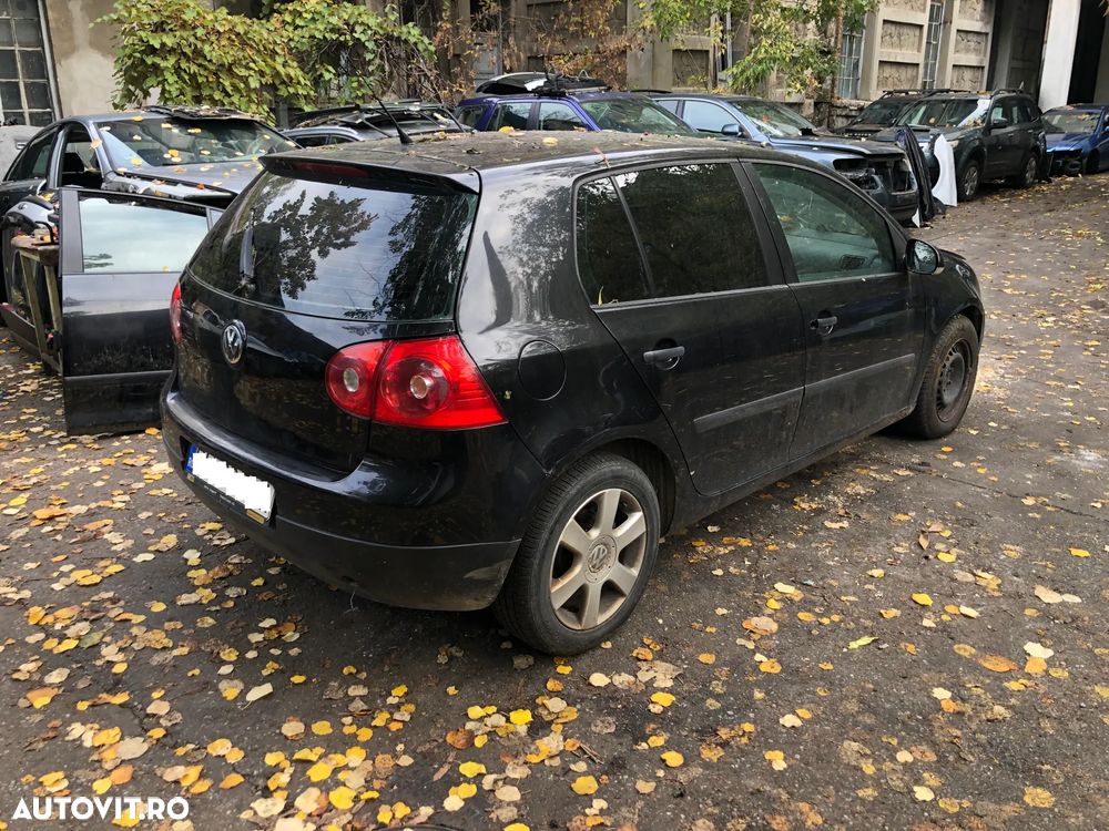 Dezmembrez VW Volkswagen Golf 5 negru benzina 2006 - 3