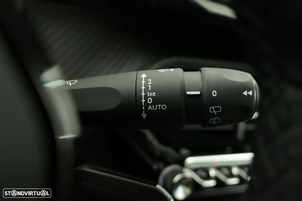 Peugeot 2008 1.2 PureTech Allure - 19