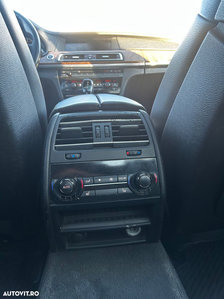 BMW Seria 7 740d Aut. - 28
