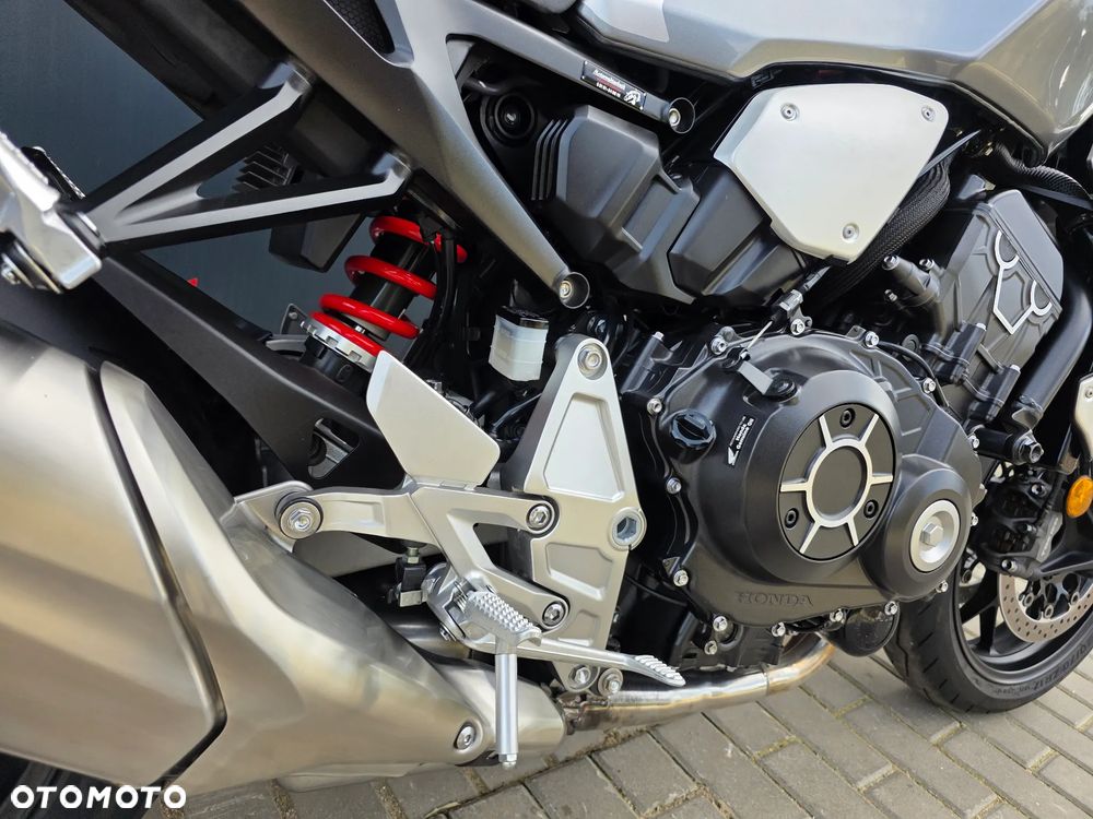 Honda CB - 22