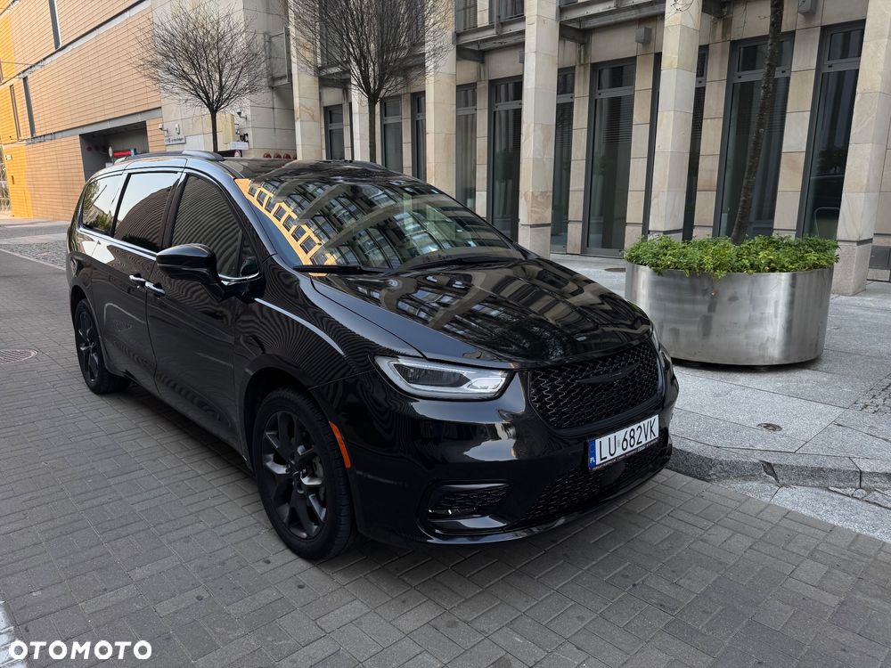 Chrysler Pacifica - 16