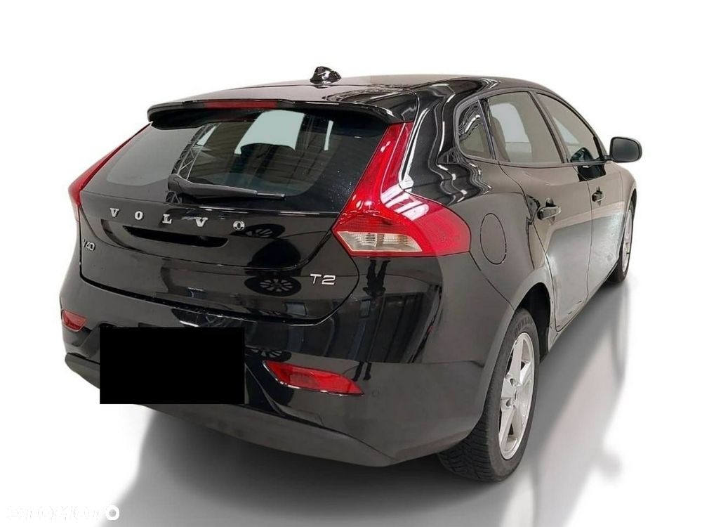 Volvo V40 T2 Momentum - 2
