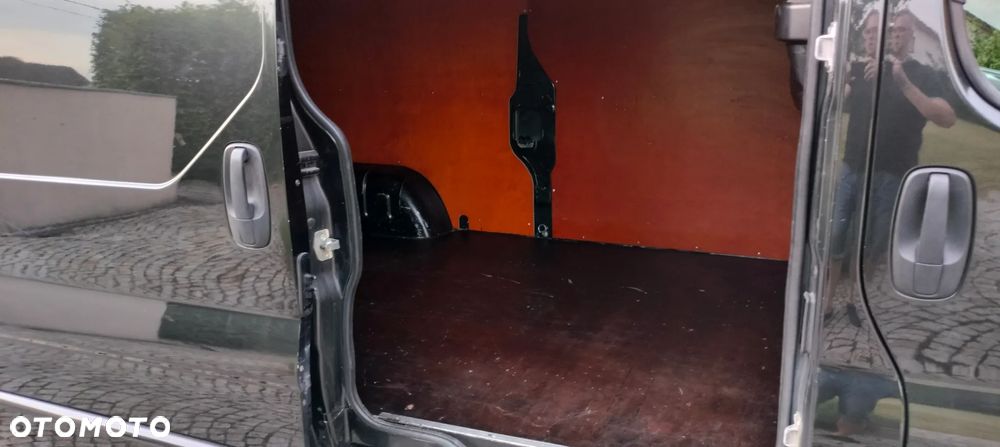 Opel Vivaro - 13