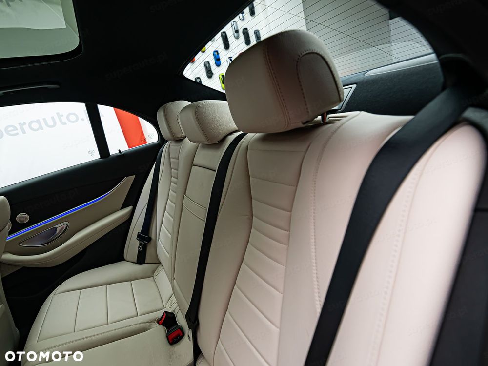 Mercedes-Benz Klasa E 220 d 4-Matic - 27