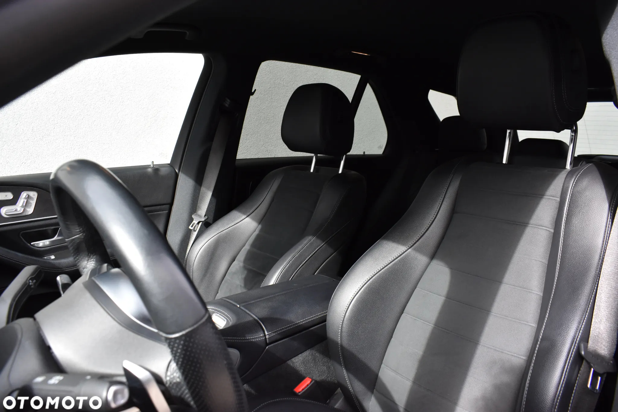 Mercedes-Benz GLE 300 d 4Matic 9G-TRONIC AMG Line - 12