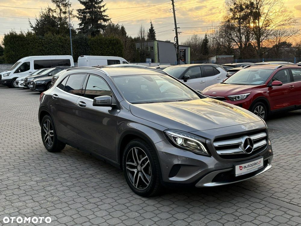 Mercedes-Benz GLA - 4