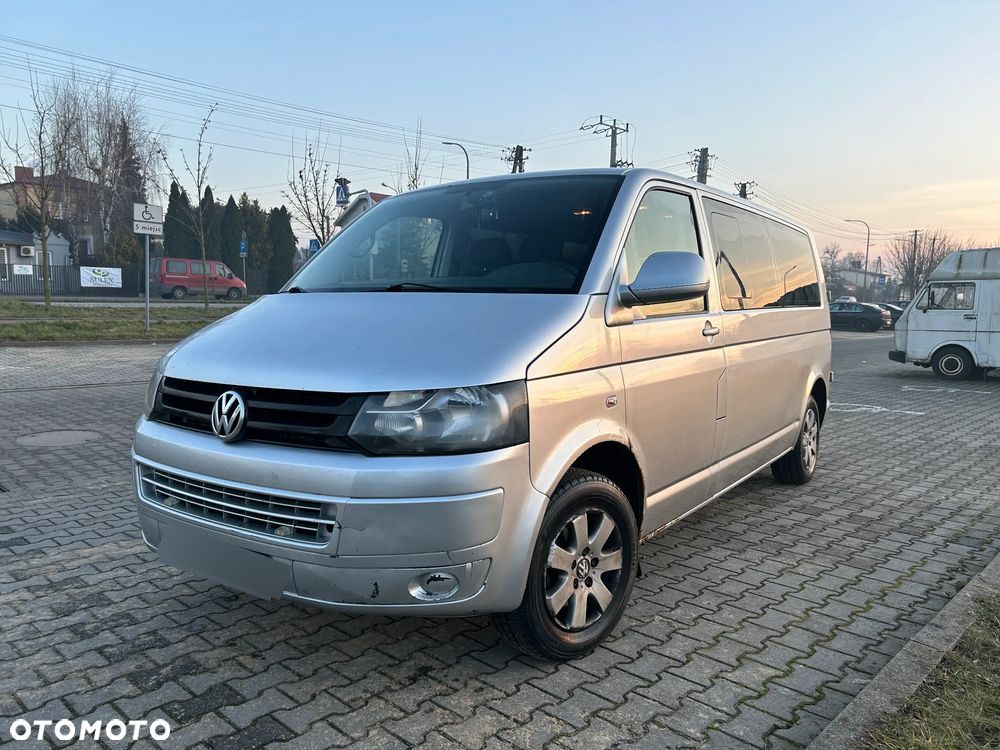 Volkswagen Caravelle - 10
