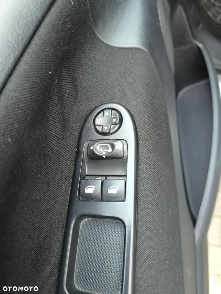 Peugeot 207 1.4 HDi Business Line - 4
