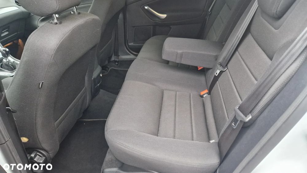 Ford Mondeo 2.0 TDCi Ghia X - 5